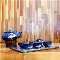 Bộ trà dáng ấm Hạt men xanh biển khắc hoa sen